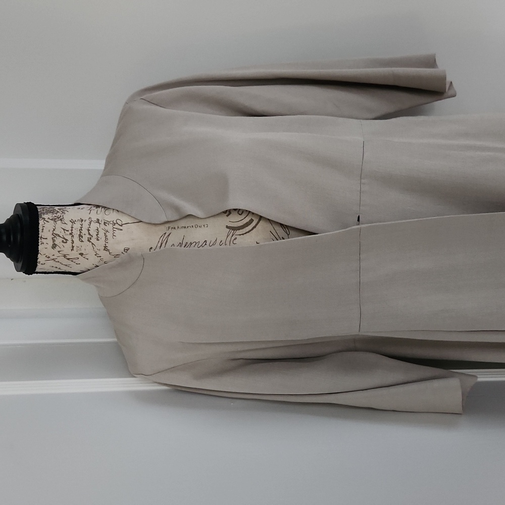 Eileen Fisher 100% silk light weight long coat PERFECT FOR FALL OR SPRING - Picture 3 of 12